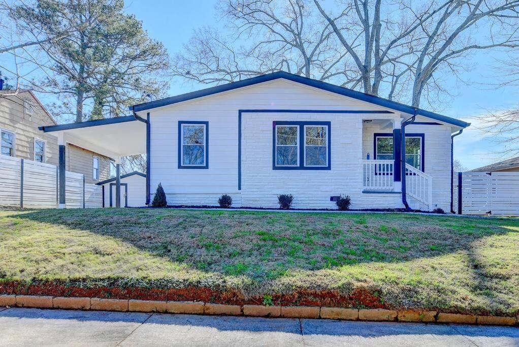 Modern Home At Colonial College Park Atlanta Bagian luar foto