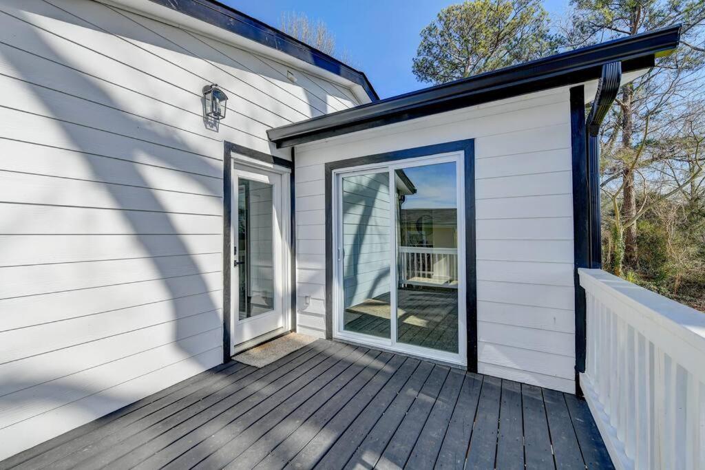 Modern Home At Colonial College Park Atlanta Bagian luar foto